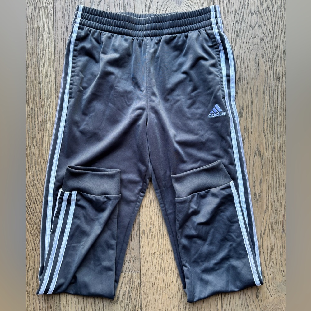 Adidas NWOT Kids Boys Dk Gray Joggers w/ White Stripes & Pockets, Size L (14/16)